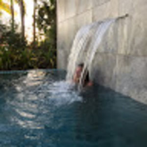 Meet your Posher, Ella